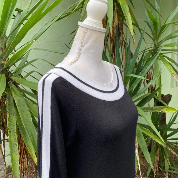 Black and White Sweater Dress - Picture 4 of 5